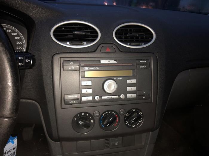 Ford Focus 2 Wagon 1.6 16V Sloopvoertuig (2005, Zwart)