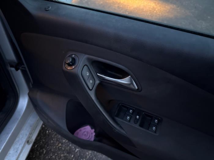 Volkswagen Polo V 1.2 12V Sloopvoertuig (2010, Zilvergrijs)