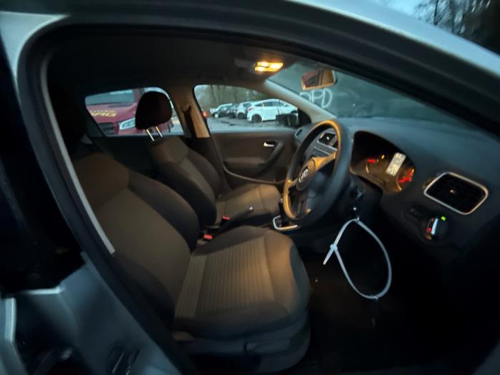 Volkswagen Polo V 1.2 12V Sloopvoertuig (2010, Zilvergrijs)