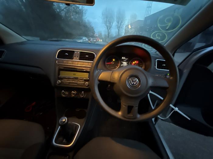 Volkswagen Polo V 1.2 12V Sloopvoertuig (2010, Zilvergrijs)