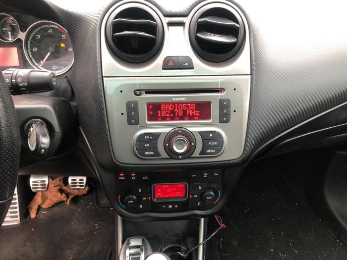 Alfa Romeo MiTo 1.6 JTDm 16V Sloopvoertuig (2009, Geel)