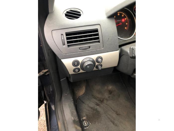 Opel Astra H SW 1.6 16V Twinport Sloopvoertuig (2008, Grijs)