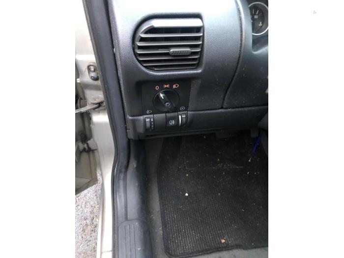 Opel Corsa C 1.2 16V Sloopvoertuig (2003, Grijs)