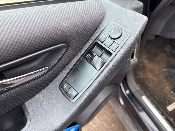 Mercedes A 1.5 A-160 Sloopvoertuig (2010, Zwart)