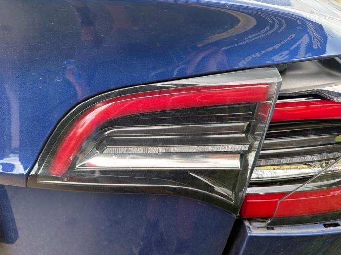 Tesla Model 3 Standard RWD Plus 60 kWh Sloopvoertuig (2019, Blauw)