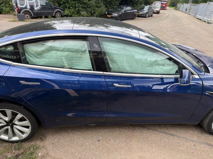 Tesla Model 3 Standard RWD Plus 60 kWh Sloopvoertuig (2019, Blauw)