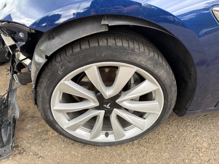 Tesla Model 3 Standard RWD Plus 60 kWh Sloopvoertuig (2019, Blauw)