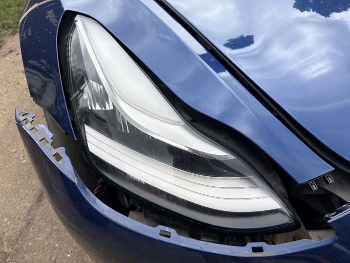Tesla Model 3 Standard RWD Plus 60 kWh Sloopvoertuig (2019, Blauw)