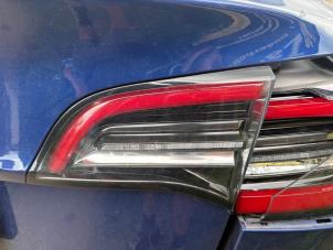 Tesla Model 3 Standard RWD Plus 60 kWh Sloopvoertuig (2019, Blauw)