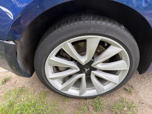 Tesla Model 3 Standard RWD Plus 60 kWh Sloopvoertuig (2019, Blauw)