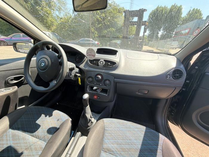 Renault Clio III 1.2 16V 75 Sloopvoertuig (2008, Zwart)