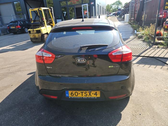 Kia Rio III 1.1 CRDi VGT 12V Sloopvoertuig (2012, Zwart)