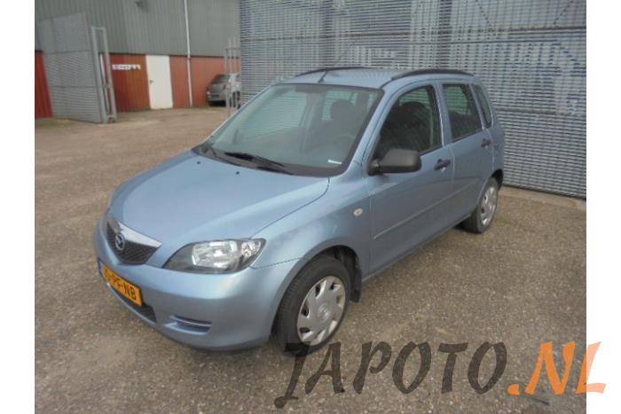 Mazda 2 2004
