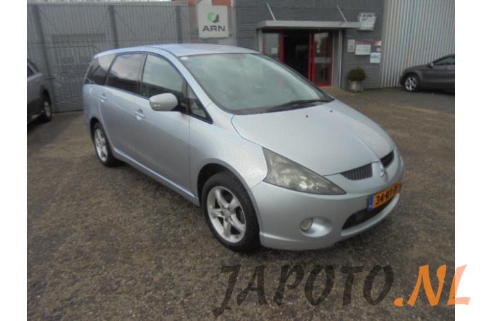 Mitsubishi grandis 2005