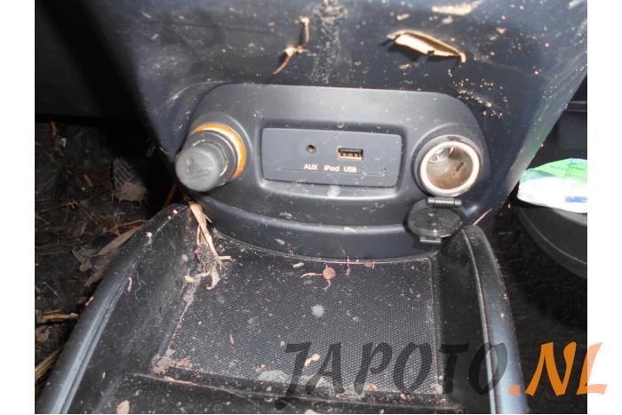 Kia Soul I 1.6 CVVT 16V Sloopvoertuig (2011, Zwart)