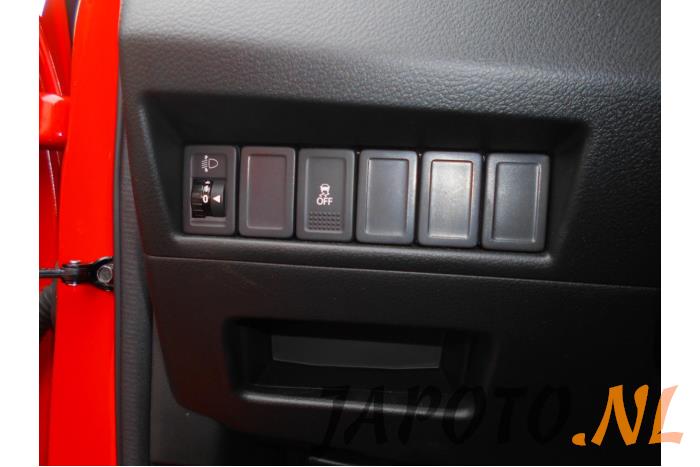 Suzuki Baleno 1.2 Dual Jet 16V Sloopvoertuig (2017, Rood)