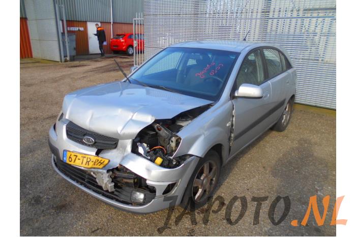 Kia Rio II 1.4 16V Sloopvoertuig (2007, Grijs)