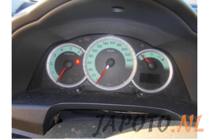 Toyota Corolla Verso 2.2 D-4D 16V Cat Clean Power Sloopvoertuig (2006, Grijs)