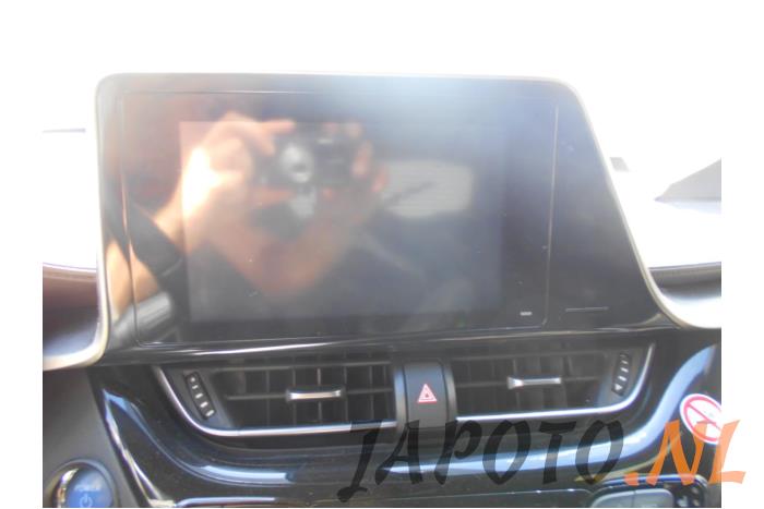 Toyota C-HR 1.8 16V Hybrid Sloopvoertuig (2016, Wit)