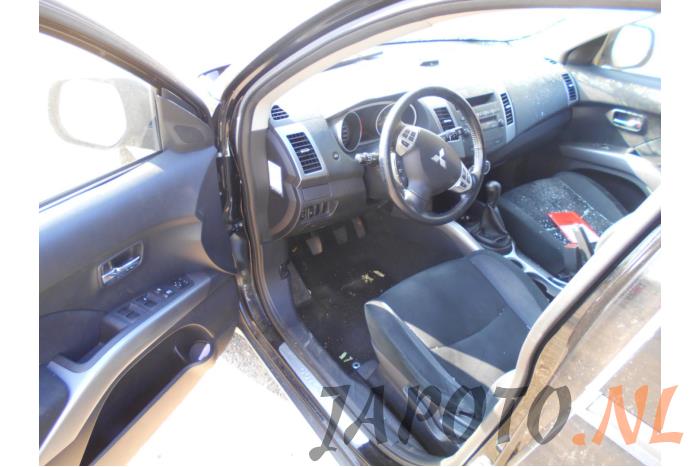 Mitsubishi Outlander 2.4 16V Mivec 4x2 Sloopvoertuig (2008, Zwart)