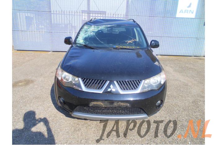 Mitsubishi Outlander 2.4 16V Mivec 4x2 Sloopvoertuig (2008, Zwart)