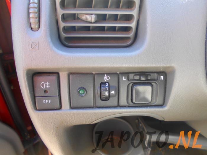 Suzuki Ignis 1.3 16V Sloopvoertuig (2002, Rood)