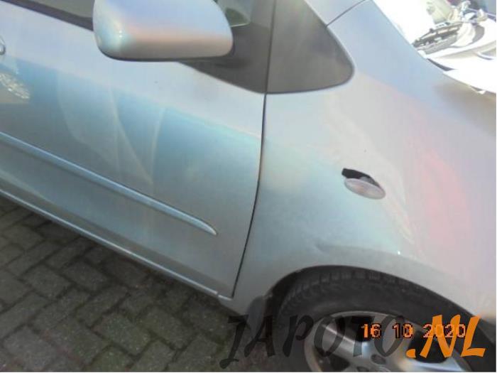 Toyota Yaris II 1.3 16V VVT-i Sloopvoertuig (2006, Grijs)