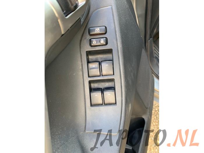 Toyota Verso 2.0 16V D-4D-F Sloopvoertuig (2011, Metallic, Grijs)