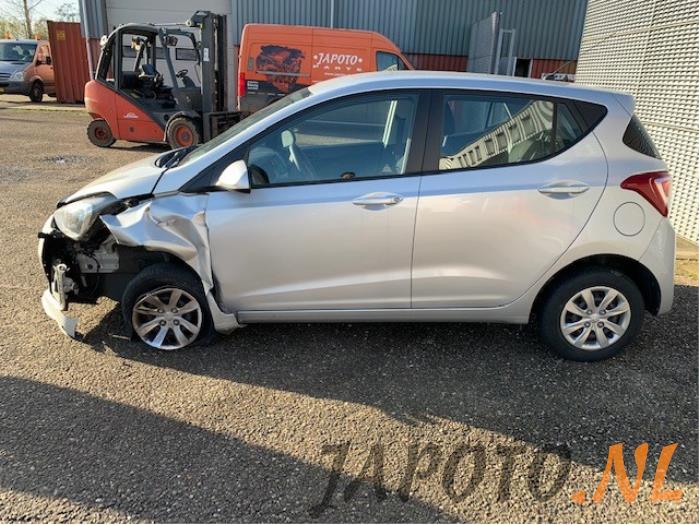Hyundai i10 1.0 12V Sloopvoertuig (2017, Grijs)