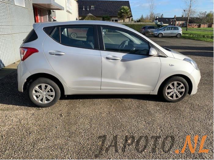 Hyundai i10 1.0 12V Sloopvoertuig (2017, Grijs)