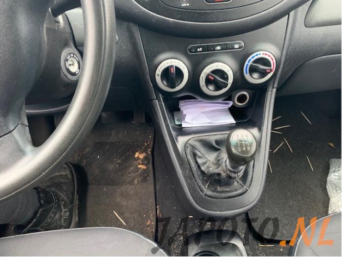 Hyundai i10 1.1i 12V Sloopvoertuig (2009, Wit)