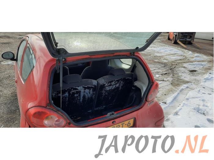 Toyota Aygo 1.0 12V VVT-i Sloopvoertuig (2005, Rood)