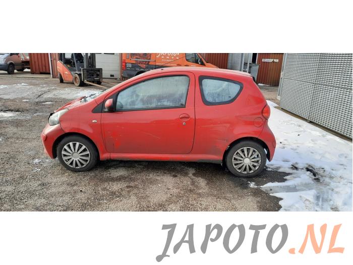 Toyota Aygo 1.0 12V VVT-i Sloopvoertuig (2005, Rood)