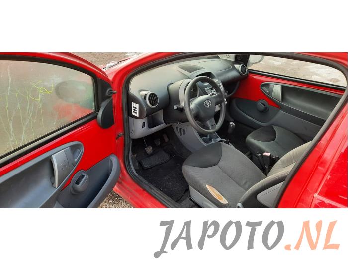 Toyota Aygo 1.0 12V VVT-i Sloopvoertuig (2005, Rood)