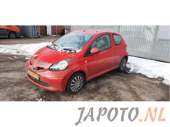 Toyota Aygo 1.0 12V VVT-i Sloopvoertuig (2005, Rood)