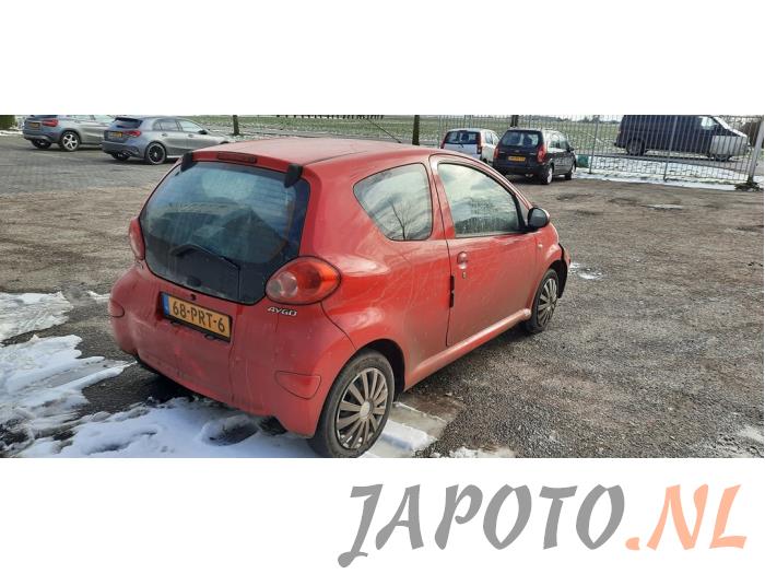Toyota Aygo 1.0 12V VVT-i Sloopvoertuig (2005, Rood)