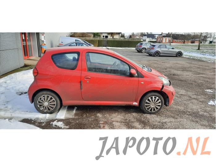 Toyota Aygo 1.0 12V VVT-i Sloopvoertuig (2005, Rood)