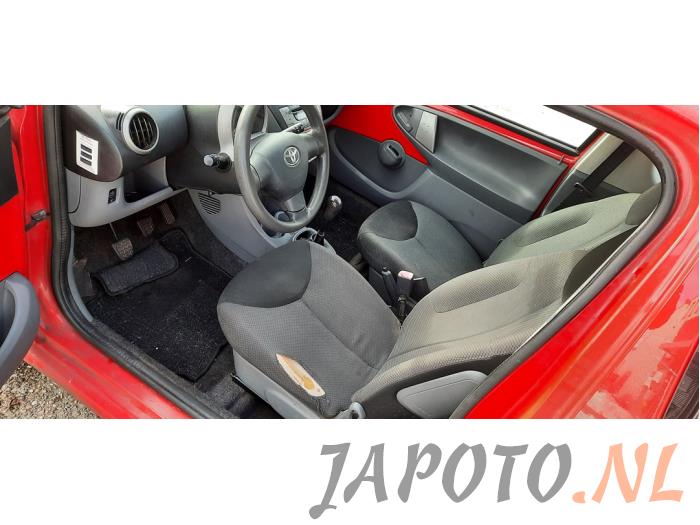 Toyota Aygo 1.0 12V VVT-i Sloopvoertuig (2005, Rood)