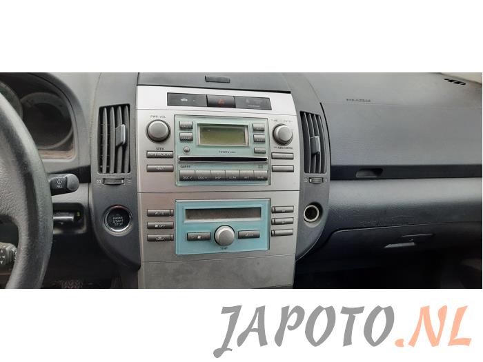 Toyota Corolla Verso 2.2 D-4D 16V Sloopvoertuig (2007, Grijs)