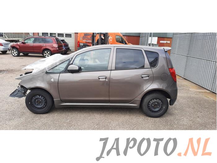 Mitsubishi Colt 08- Sloopvoertuig (2012, Bruin)