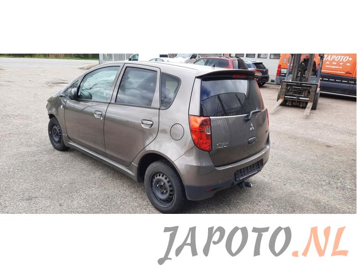 Mitsubishi Colt 08- Sloopvoertuig (2012, Bruin)