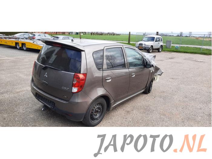 Mitsubishi Colt 08- Sloopvoertuig (2012, Bruin)