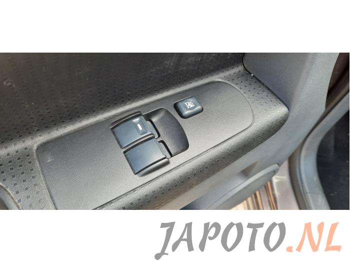 Mitsubishi Colt 08- Sloopvoertuig (2012, Bruin)