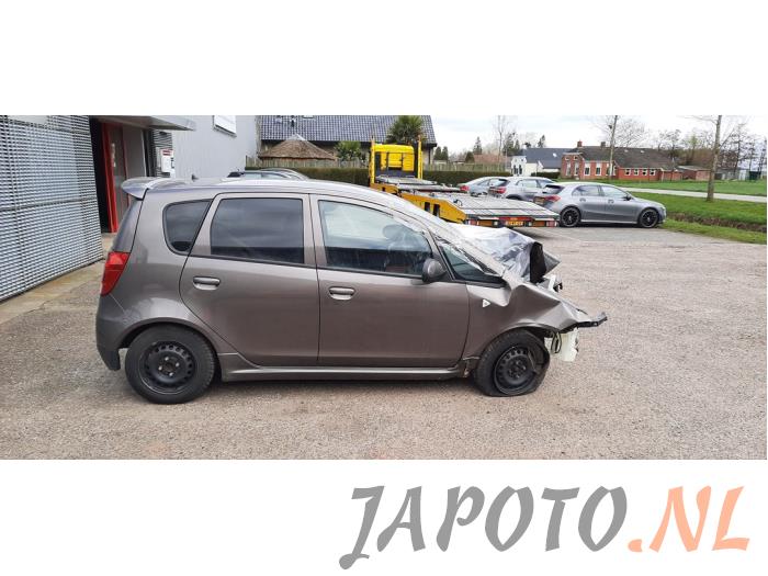Mitsubishi Colt 08- Sloopvoertuig (2012, Bruin)