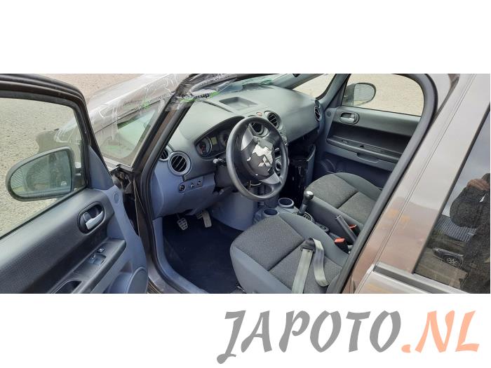 Mitsubishi Colt 08- Sloopvoertuig (2012, Bruin)