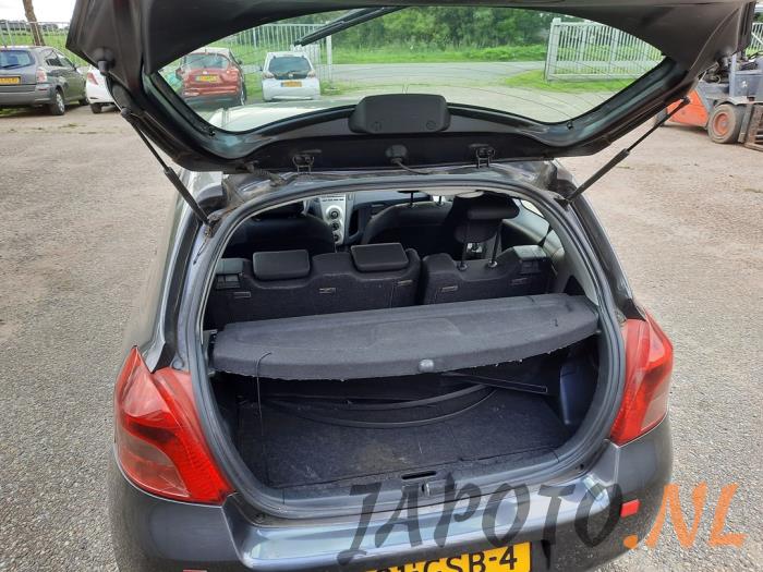 Toyota Yaris II 1.0 12V VVT-i Sloopvoertuig (2008, Grijs)