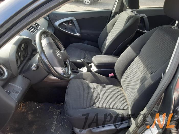 Toyota RAV4 2.2 D-CAT 16V 4x4 Sloopvoertuig (2008, Grijs)