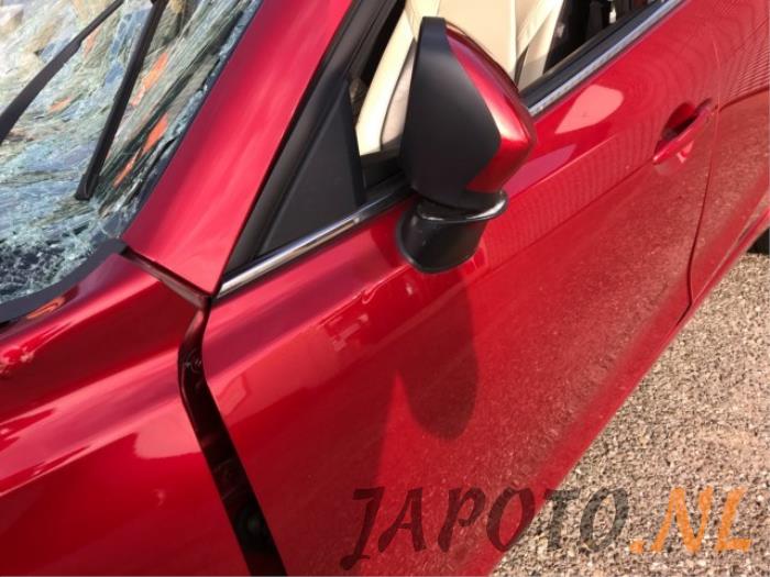 Mazda 3 2.0 SkyActiv-G 120 16V Sloopvoertuig (2016, Rood)