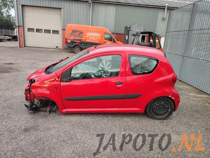 Toyota Aygo 1.0 12V VVT-i Sloopvoertuig (2008, Rood)