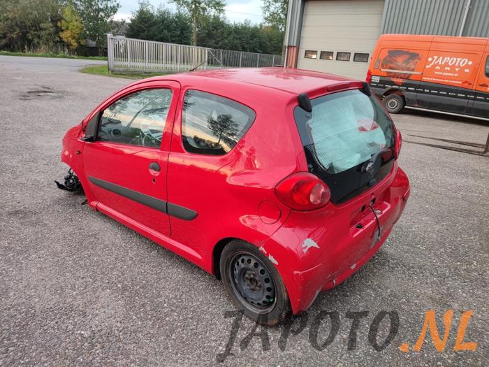 Toyota Aygo 1.0 12V VVT-i Sloopvoertuig (2008, Rood)